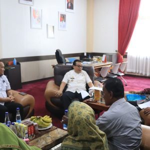 Penjabat (Pj) Wali Kota Payakumbuh Jasman sambut kunjungan dari Pengurus dan Anggota Lembaga Lanjut Usia Indonesia (LLI) Kota Payakumbuh