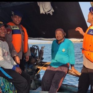 Team Patroli Satpolair Polres Kepulauan Seribu Himbau Keselamatan dan Sukseskan Pemilu 2024 di Perairan Pulau Pari