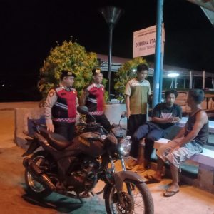 Patroli Dialogis Malam Polsek Kepulauan Seribu Selatan: Ajakan Ciptakan Pemilu 2024 Damai dan Bebas Hoax