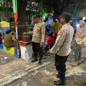 Polsek Kepulauan Seribu Utara Gelar Patroli Malam Dialogis Antisipasi Ancaman Hoax serta Paham Radikal menjelang Pemilu 2024