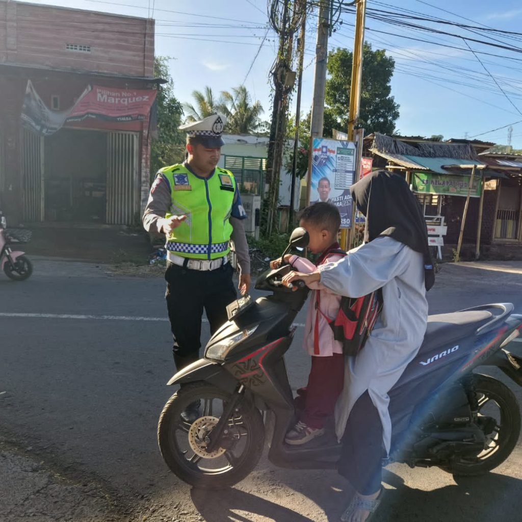 Beri Rasa Aman Di Jalan, Satgas Kamseltibcarlantas, Rutin Lakukan Gatur Lalin Dan Patroli