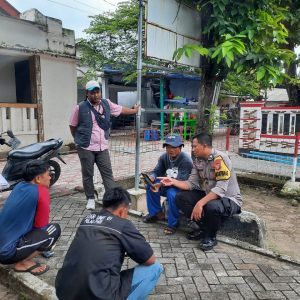 Briptu Tulus Nugroho Hidayat Sambangi Warga Pulau Lancang: Ajak Jauhi Hoax dan Berpartisipasi Sukseskan Pemilu 2024