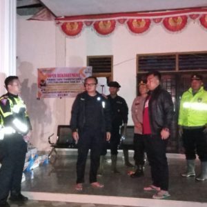 Banjir Melanda Nagari Abai Siat, Kapolres Dharmasraya Pimpin Evakuasi