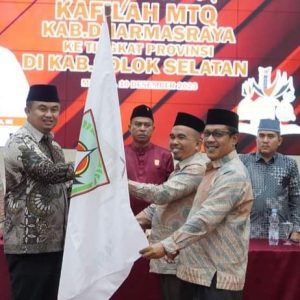 Bupati Lepas Kafilah MTQ Nasional ke-40 Tingkat Provinsi Sumbar Di Solok Selatan