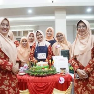 HUT DWP Dinas Kominfo Juara Pertama Lomba Tumpeng B2SA