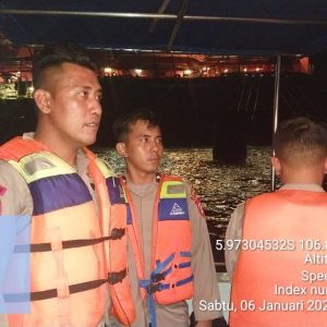Satpolair Polres Kepulauan Seribu Lakukan Patroli Malam Laut Dialogis di Perairan Pulau Damar