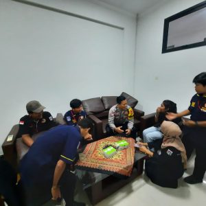 Bhabinkamtibmas Pulau Lancang Galakkan Antiradikalisme dan Ajak Pemuda Sukseskan Pemilu 2024
