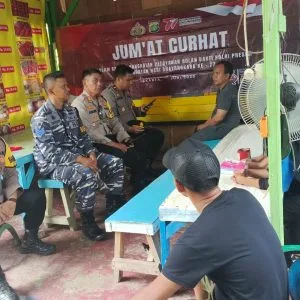 Kapolsek Kepulauan Seribu Selatan Giat Jumat Curhat di Pulau Untung Jawa: