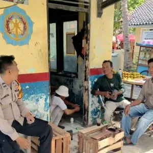Bhabinkamtibmas Pulau Kelapa Ajak Warga Sukseskan Pemilu 2024 dengan Semangat Damai dan Aman