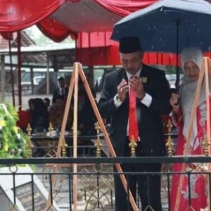 Usai Adakan Upacara Peringatan HUT Ke-20, Ketua DPRD Kabupaten Dharmasraya Hadiri Ajangsana Makam Bupati Pertama Dharmasraya