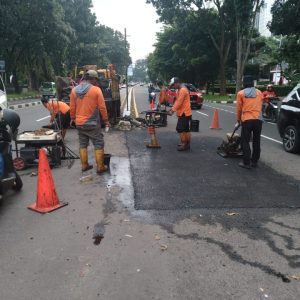 Kerusakan Jalan Nasional Dikerjakan PUPR Kota Bogor Patut Dipertanyakan.