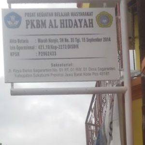 Pengajar Sibuk Mengurus Ladang/Lahan Sawah Siswa/i PKBM Al Hidayah Terbengkalai