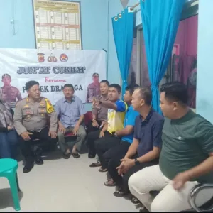 Jum’at Curhat Bersama Kapolsek Dramaga Jemput Bola Dalam Melayani Warga Masyarakat Untuk Mencari Solusi Permasalahan