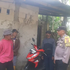 Wilayah Hukum Polsek Caringin Sambang Tomas Desa Conagara Beri Himbauan Kamtibmas