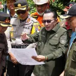 Bupati Eka Putra Intruksikan Atasi Dampak Banjir Lahar Dingin Erupsi Marapi