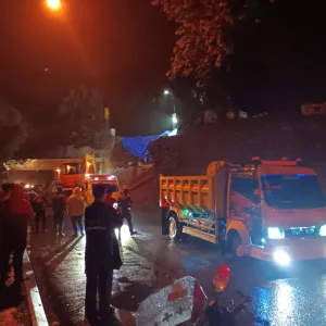 Bencana Tanah Longsor Terjadi di Desa Citaringgul, Babakan Madang: Tidak Ada Korban Jiwa Namun Akses Jalan Tertutup