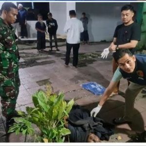 Temu Mayat Pria yang Diduga ODGJ di Halaman Masjid Desa Ciderum, Caringin Kabupaten Bogor