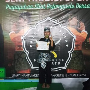 Pesilat Grey Silia Permata Indahsari raih Medali Emas