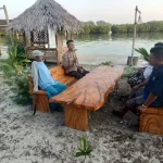 Bhabinkamtibmas Pulau Kelapa Pererat Silaturahmi dengan Warga dalam Rangka Cooling System Pasca Pemilu 2024