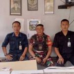 Sinergitas TNI Polri Wilayah Hukum Polsek CSR ( Cisarua ) Giat Sambang Warga Dalam Rangka Menciptakan Kamtibmas Masyarakat Desa Batulayang