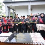 Pj. Wali Kota Payakumbuh Suprayitno meresmikan tugu monumen Sekolah Pendidikan Guru (SPG)