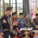 Hadiri Prosesi Maanta Syarat ka Guru, Bupati Eka Putra Sampaikan Apresiasi