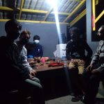 Bhabinkamtibmas Wilayah Hukum Polsek C.W.I Polres Bogor Monitoring Cek Pos Siskamling Sampaikan Pesan Ajak Jaga Kondusifitas Cegah Gangguan Kriminalitas