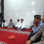 Jalin Silaturahmi, Bhabinkamtibmas Wilayah Hukum Polsek Cibungbulang Polres Bogor Hadiri Giat Buka Puasa Bersama Ponpes Tahfidz Quran Pamijahan Dan Para Tokoh Ulama