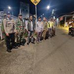 Sinergitas TNI Polri Dan Stakeholder Terkait Wilayah Hukum Polsek Ciampe Polres Bogor Giat Cooling Sistem Monitoring Cek Situasi Wilayah Malam Lebaran Hari Pertama, Beri Himbauan Ajak Jaga Kamtibmas Cegah Gangguan Kriminalitas