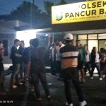 Miris!! Ratusan Warga Durin Simbelang Geruduk Polsek Pancur Batu, Begini Permasalahannya !