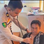 Kasus Penganiayaan Maut; Kasidokkes Polres Dharmasraya Periksa Kesehatan Tersangka