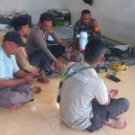 Sinergitas TNI-POLRI: Bhabinkamtibmas Polsek Tamansari Bersama Babinsa Sambangi Tokoh Agama di Desa Sukajadi