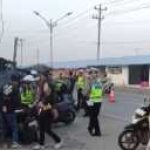 Dalam Waktu 15 Menit Ratusan Kendaraan Bermotor terjaring Razia.
