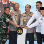 Polri Resmikan 8 SPPG Operasional Dan Groundbreaking 205 Unit Serentak Seluruh Indonesia Untuk Akselerasi Program Makanan Bergizi Gratis