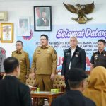 Hadiri Pengukuhan 12 DPC AWI, Wabup Ahmad Fadly Harapkan AWI Mampu Gandeng Semua Pihak Untuk Bangun Daerah