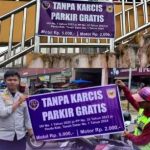 Di Tanah Datar Tanpa Karcis, Parkir Gratis