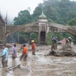 Gerbang Perbatasan Padang Panjang–Tanah Datar Putus Total Disapu Air Bah