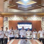 Pejabat Struktural Lapas Bukittinggi Lakukan Penandatanganan Perjanjian Kinerja Bersama Kalapas sebagai Komitmen Pencapaian Target Tahun 2025