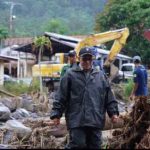 Bupati Eka Putra Turunkan 1 Unit Alat Berat Normalisasi sungai Muaro Samuik