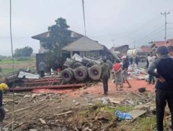 Kecelakaan Beruntun Terjadi di Jalur Padang–Bukittinggi, Lima korban MD