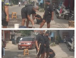 Perbaikan Jalan Berlubang Menuju Beberapa kecamatan  Tepatnya Dijalan Pakuwon, Diperbaiki Salah Satu Warga Bram Ibrahim.