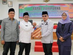 Bupati Eka Putra Sampaikan Nota Penjelasan Tiga Ranperda di DPRD Tanah Datar