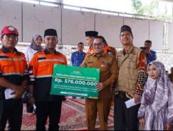 Bupati Eka Putra Salurkan Bantuan Baznas Senilai Rp576 Juta untuk Korban Bencana Alam