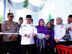 Bupati Eka Putra Launching Posyandu Mawar Merah 6 SPM Sekaligus Resmikan Sekolah Lansia Semarak Nagari Paninjauan