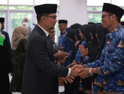 Sekda Tanah Datar Lantik Pejabat Manajerial dan Serahkan SK Kepala UPTD TK serta Kepala UPT SD dan SMP